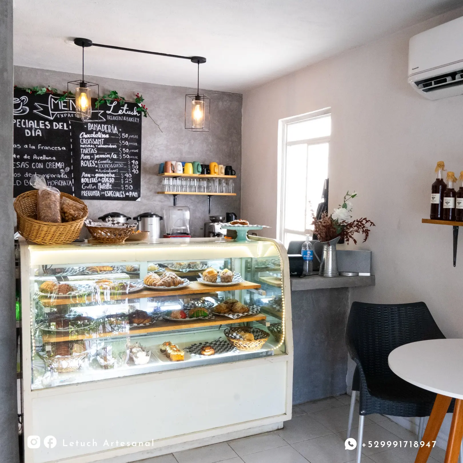 Interior de la Panadería Letuch